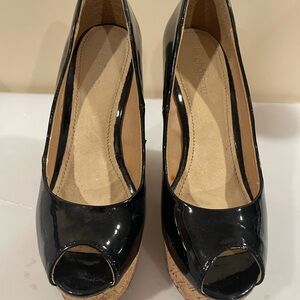 Le Chateau Black Peep Toe Women's wedges